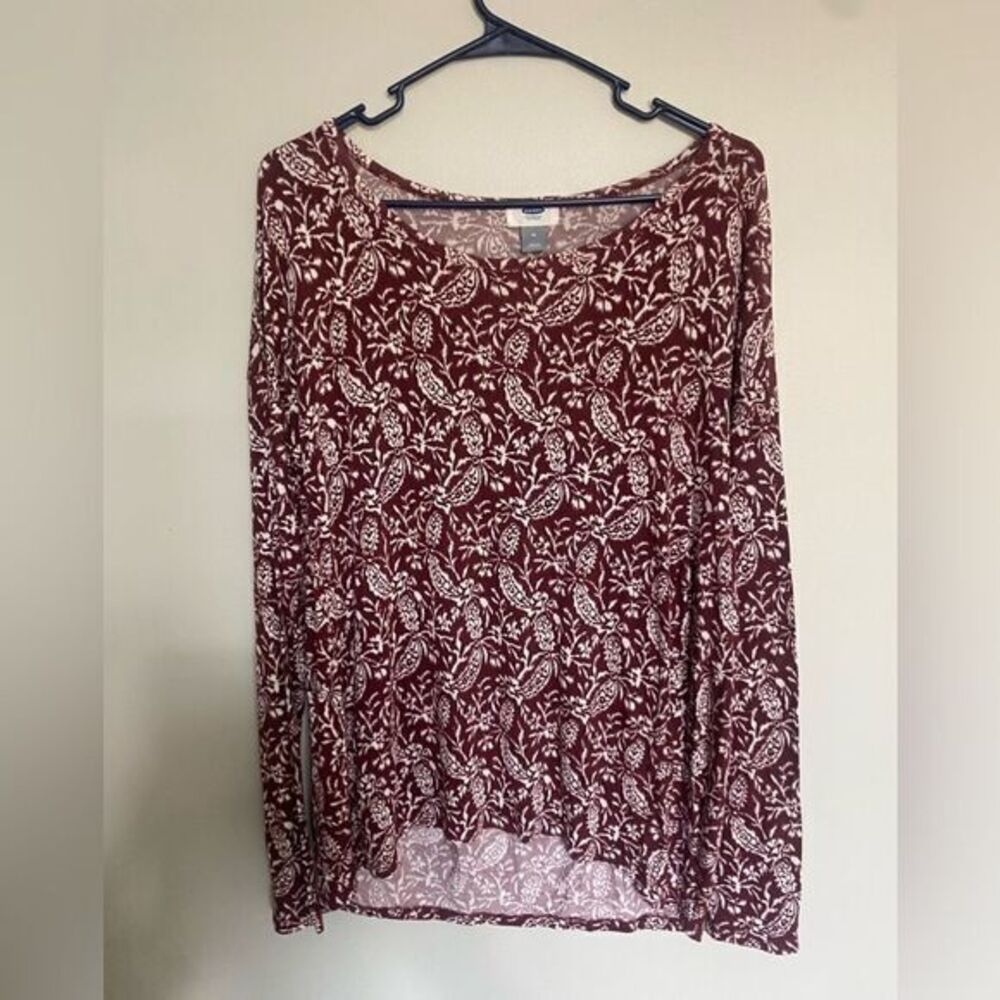 - Women’s maroon and white long sleeve Old Navy casual top size medium